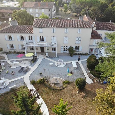 Le Clos Des Cedres B&B La Rochefoucauld Exteriér fotografie