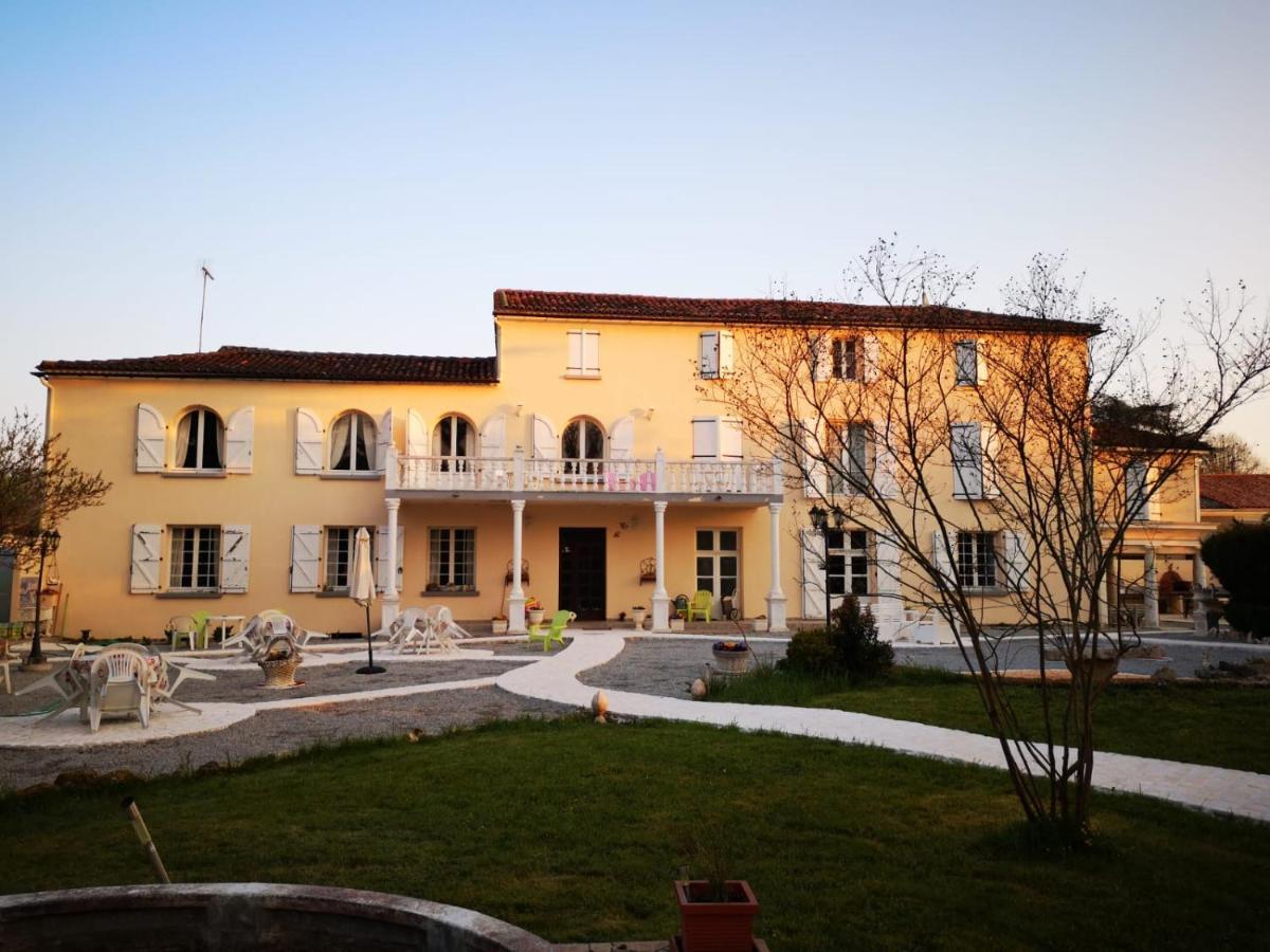 Le Clos Des Cedres B&B La Rochefoucauld Exteriér fotografie