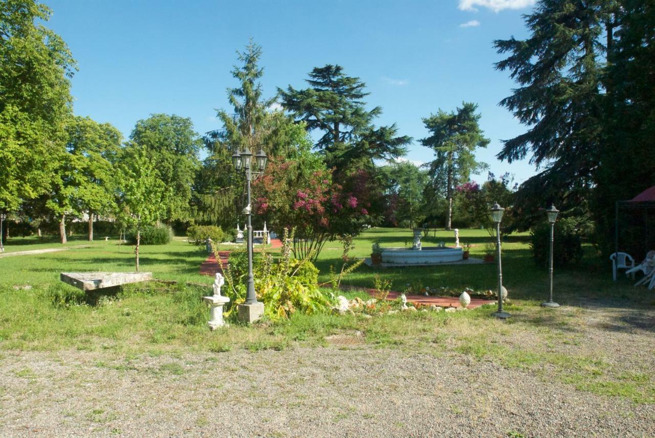 Le Clos Des Cedres B&B La Rochefoucauld Exteriér fotografie