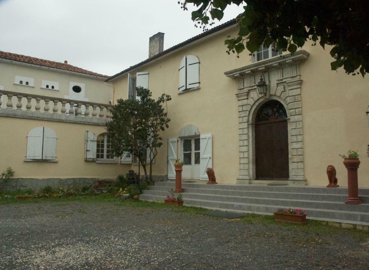 Le Clos Des Cedres B&B La Rochefoucauld Exteriér fotografie