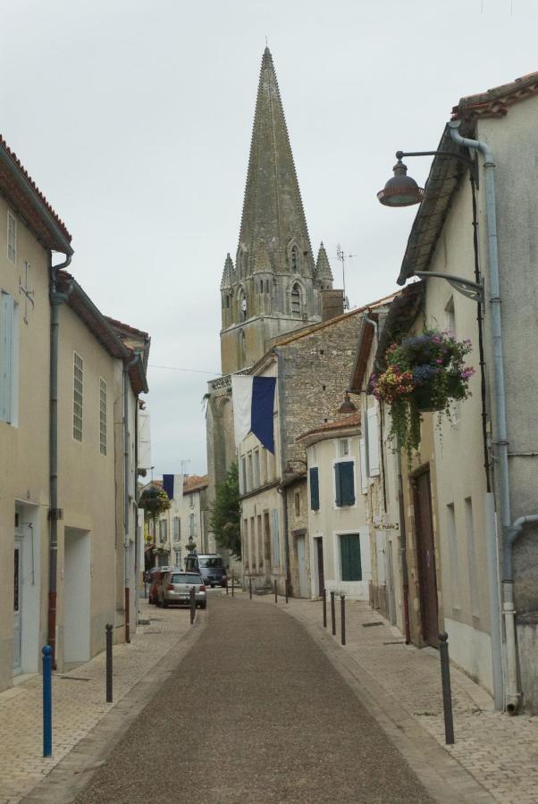 Le Clos Des Cedres B&B La Rochefoucauld Exteriér fotografie