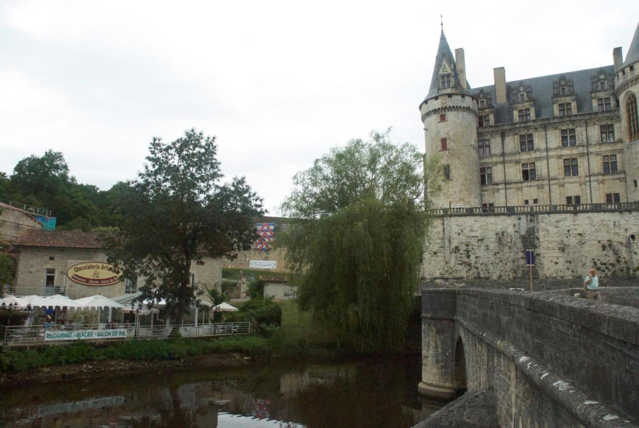 Le Clos Des Cedres B&B La Rochefoucauld Exteriér fotografie