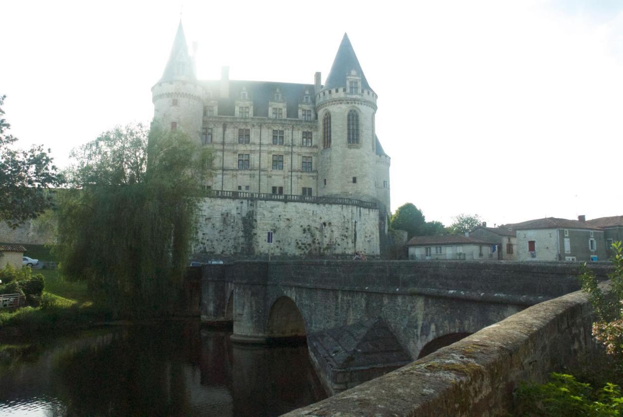 Le Clos Des Cedres B&B La Rochefoucauld Exteriér fotografie